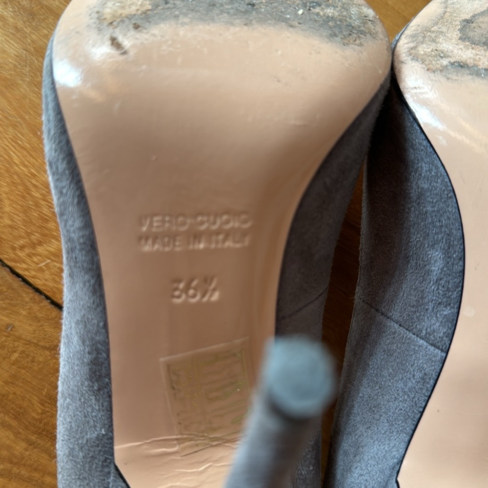 Gray Suede Pointy Pumps - image 5